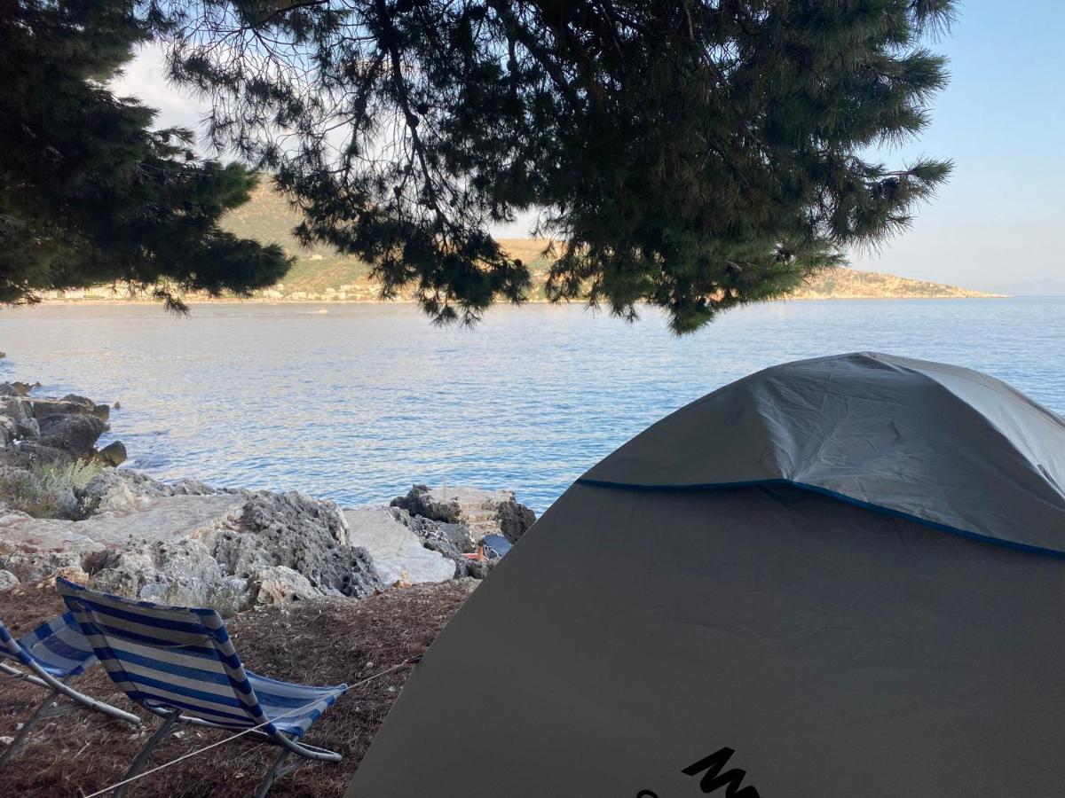Hotel Pine Side Camp Himare Esterno foto