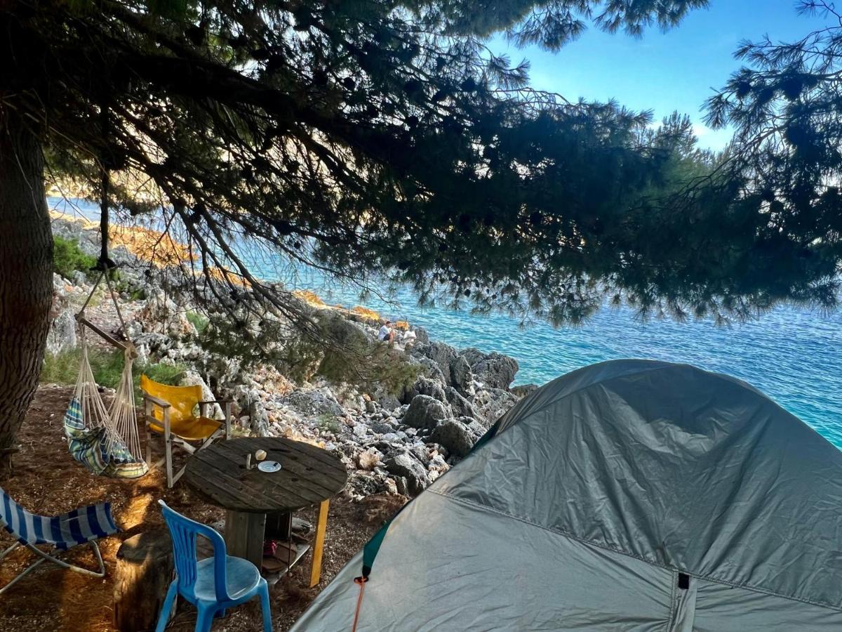 Hotel Pine Side Camp Himare Esterno foto