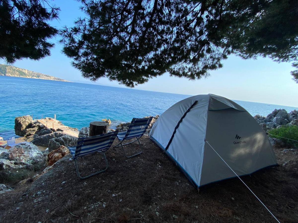 Hotel Pine Side Camp Himare Esterno foto