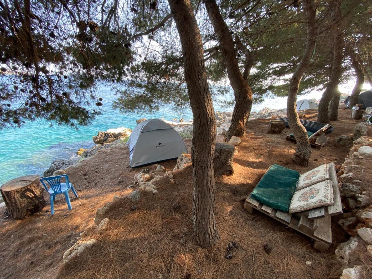 Hotel Pine Side Camp Himare Esterno foto